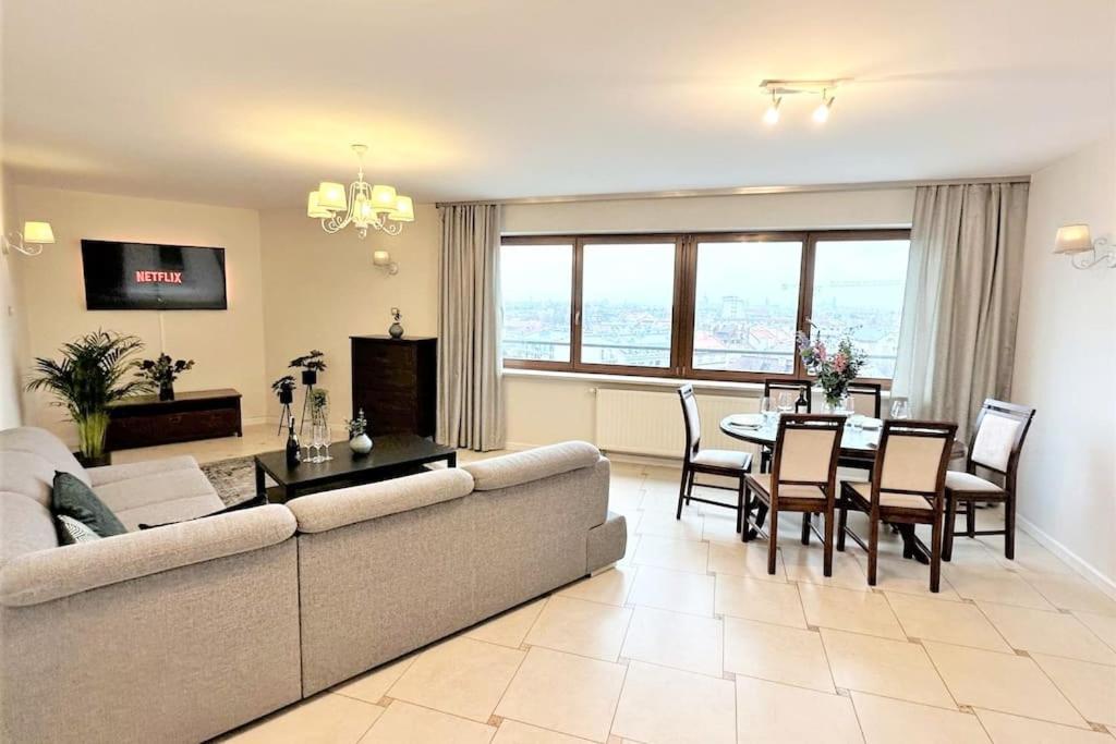 Exclusive Penthouse Near Citycenter 120M2 +Netflix Krakow Luaran gambar