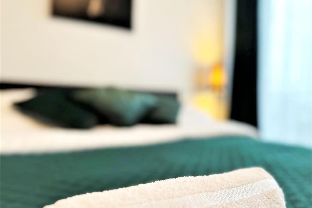Exclusive Penthouse Near Citycenter 120M2 +Netflix Krakow Luaran gambar