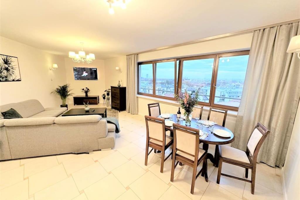 Exclusive Penthouse Near Citycenter 120M2 +Netflix Krakow Luaran gambar