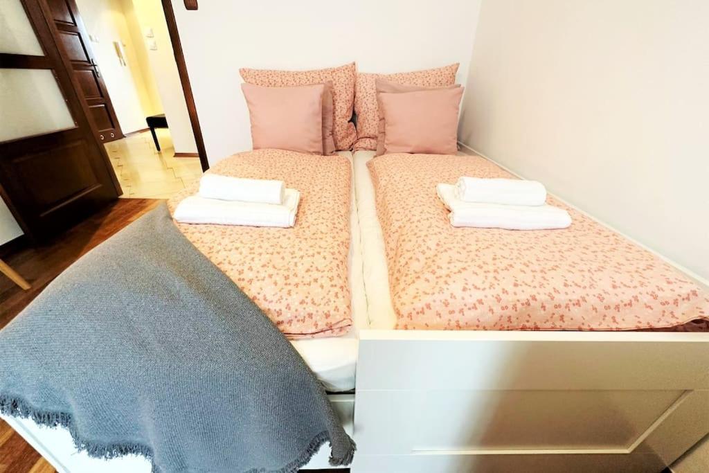 Exclusive Penthouse Near Citycenter 120M2 +Netflix Krakow Luaran gambar
