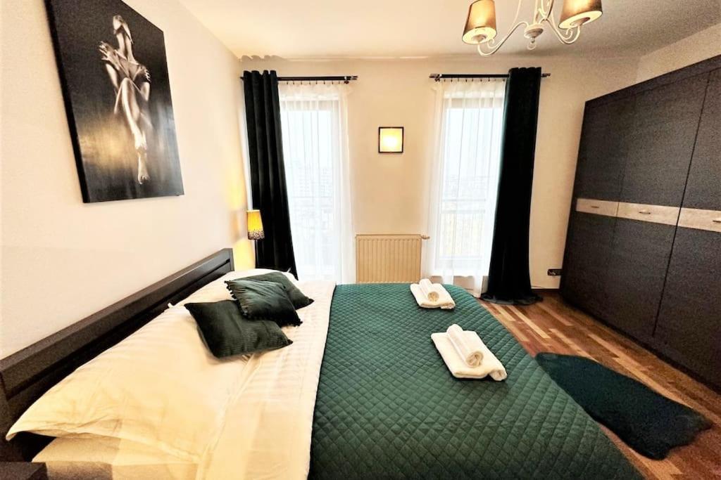 Exclusive Penthouse Near Citycenter 120M2 +Netflix Krakow Luaran gambar