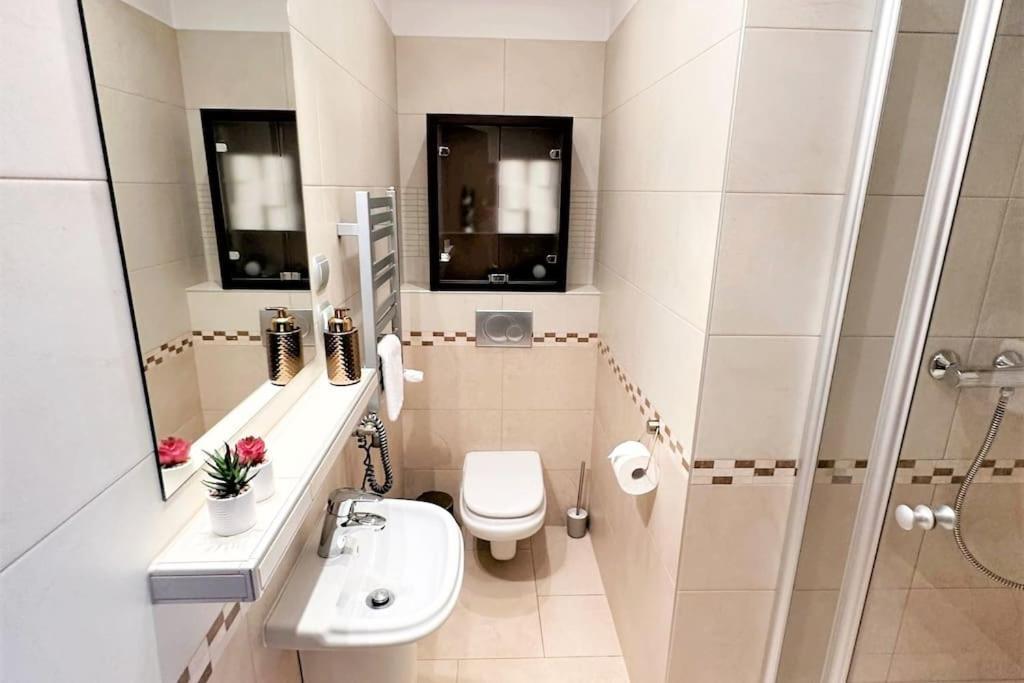 Exclusive Penthouse Near Citycenter 120M2 +Netflix Krakow Luaran gambar